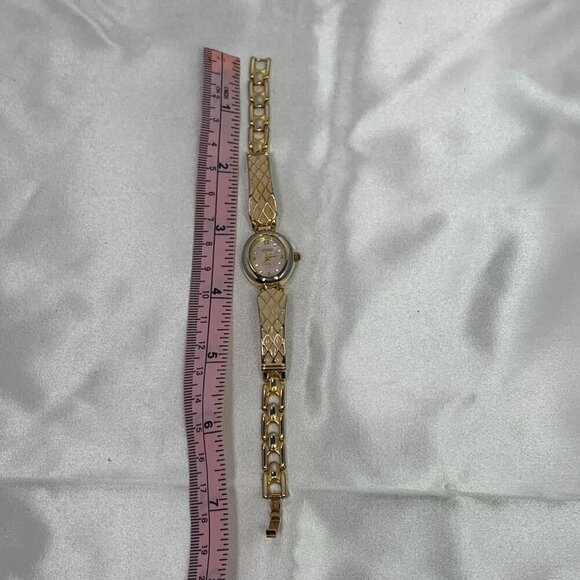 Vintage Gitanoe Womens Gold Tone Mother of Pearl Quartz Watch Diamond Accents - Picture 12 of 12